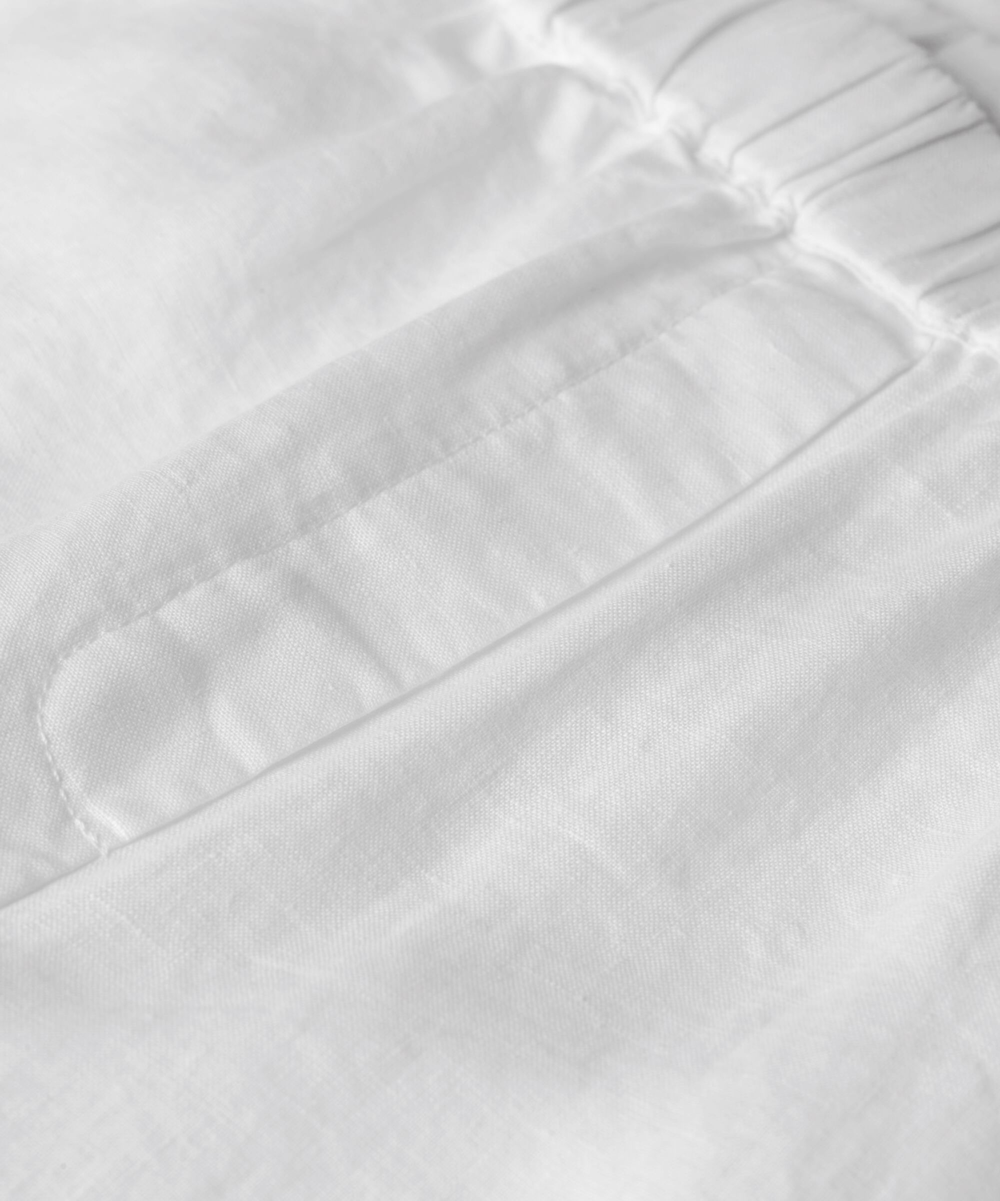 Parini Bukser, White