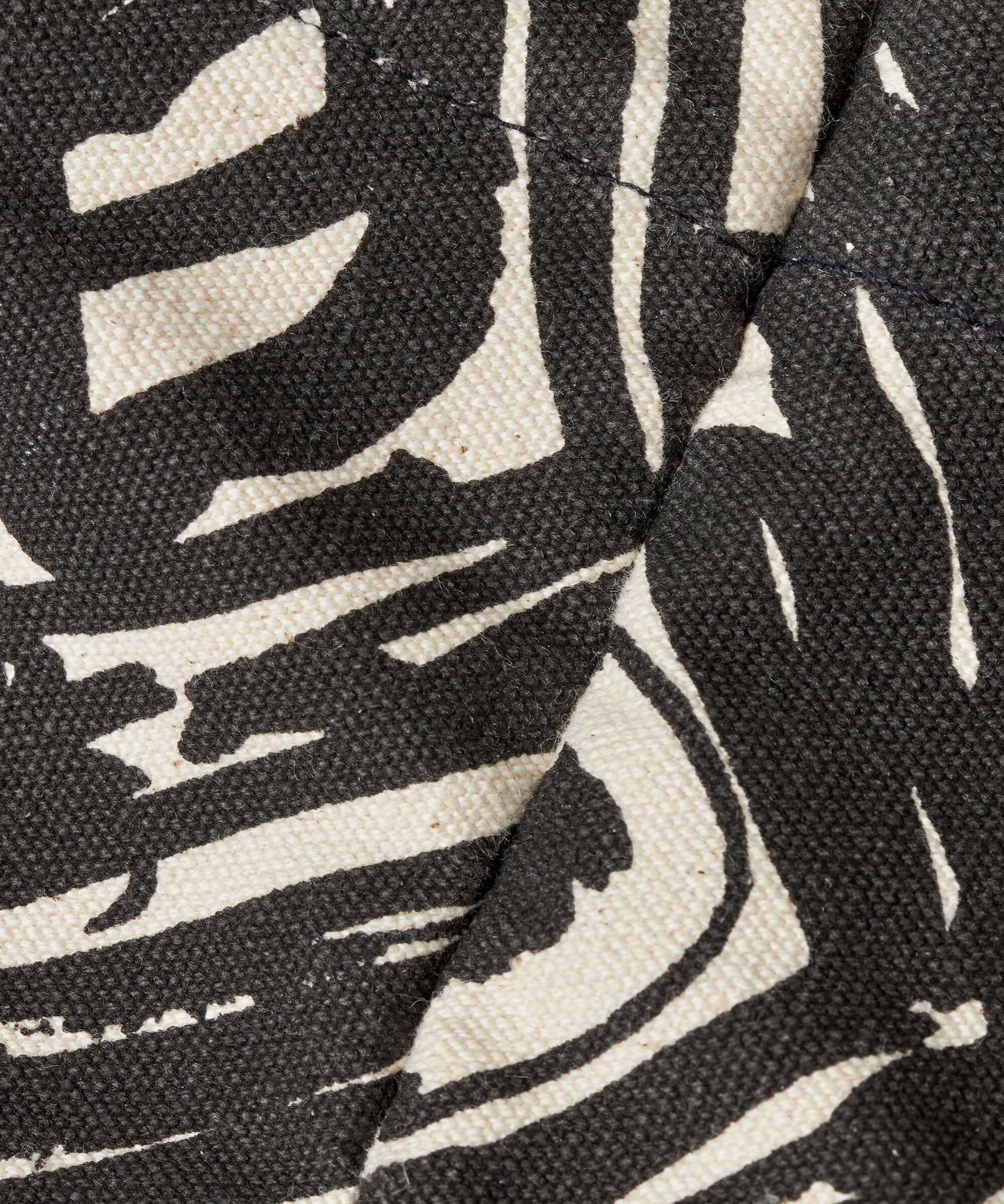 Rese Taske, Black