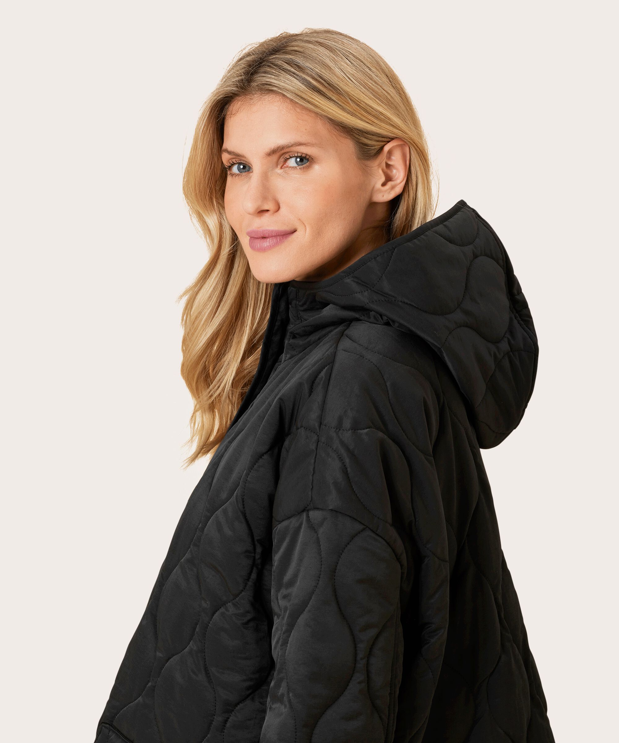Tehila Frakke, Black