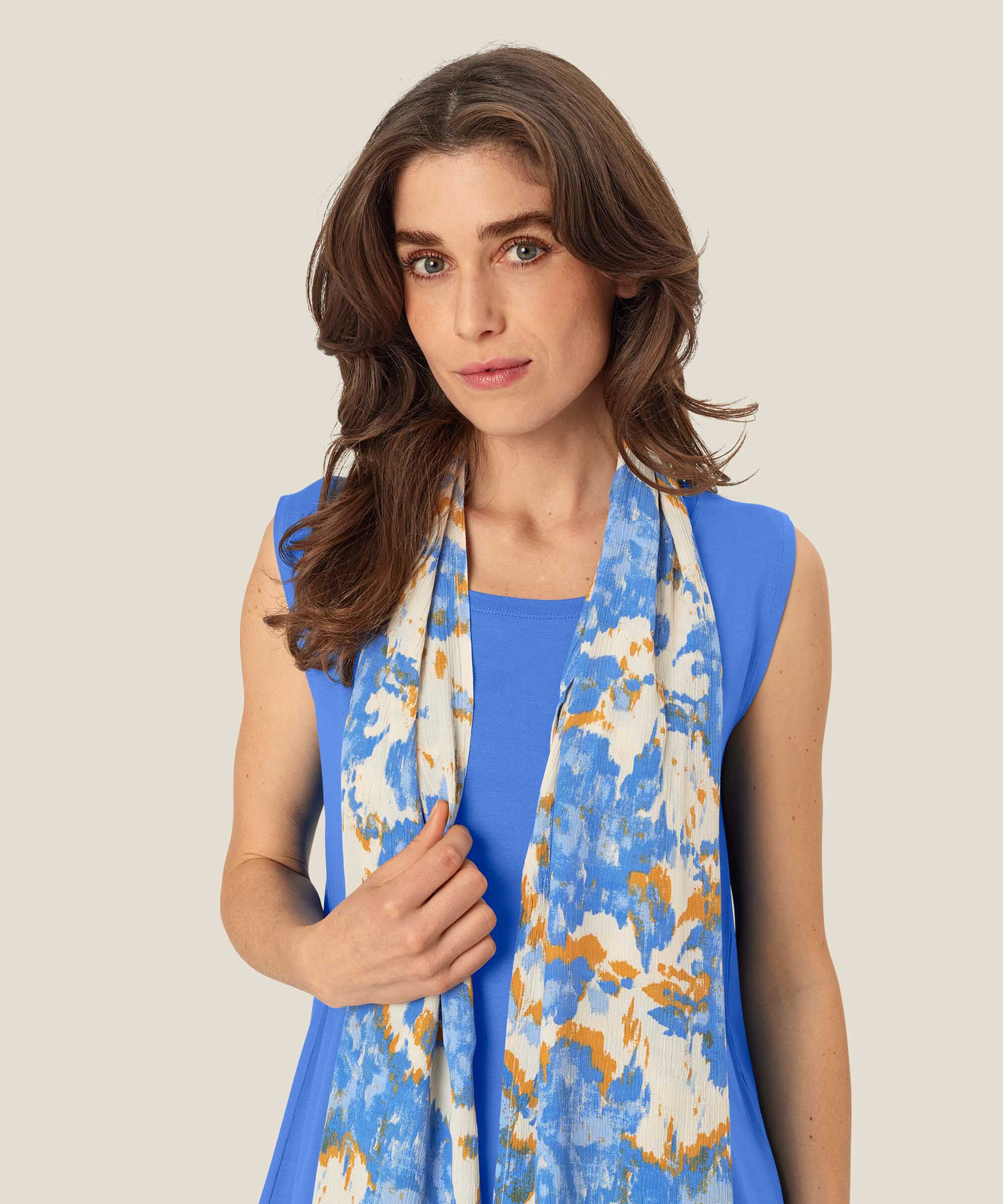 Along Tørklæde, Nebulas Blue