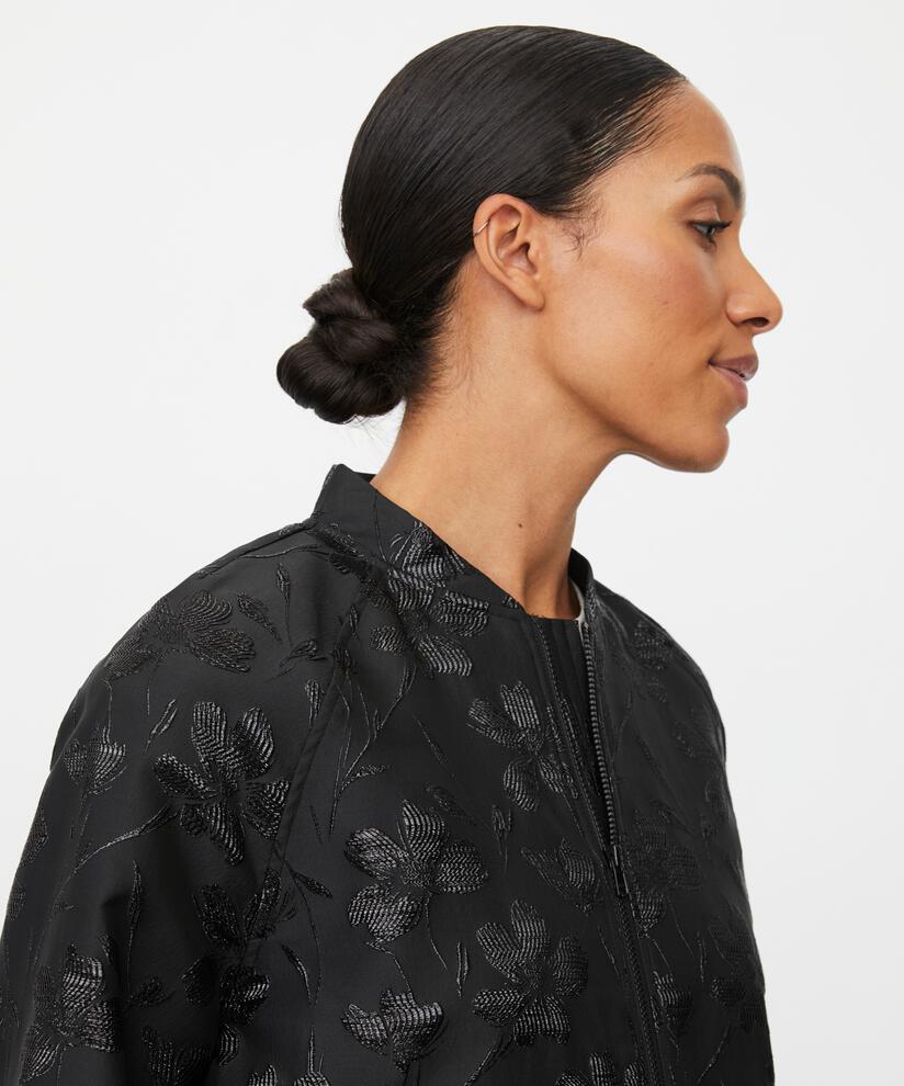 Jossana Jakke, Black