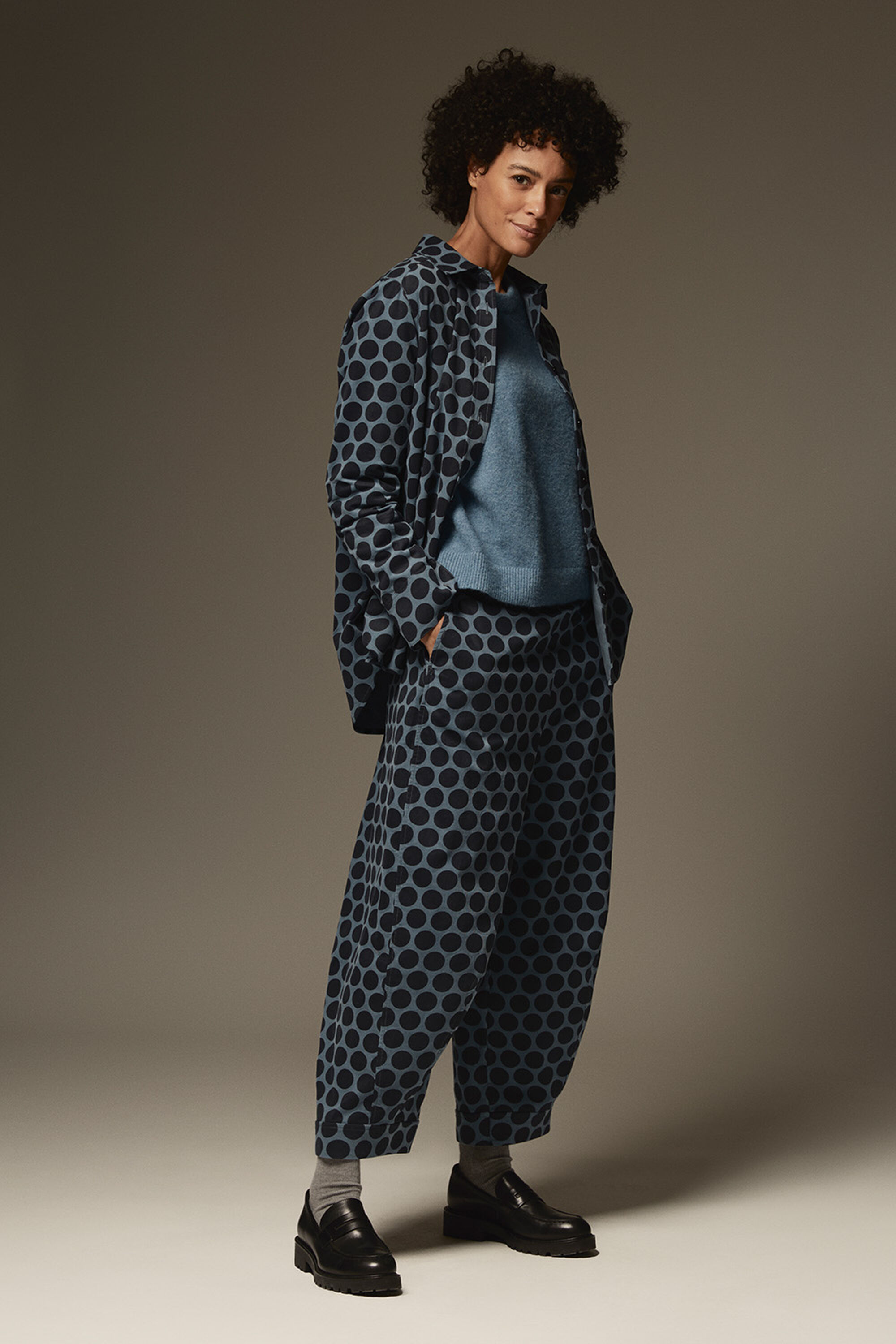 Indiba Skjorte - Navy Blazer, Pyrella Bukser - Navy Blazer, Fanasi Top - Proven Blue