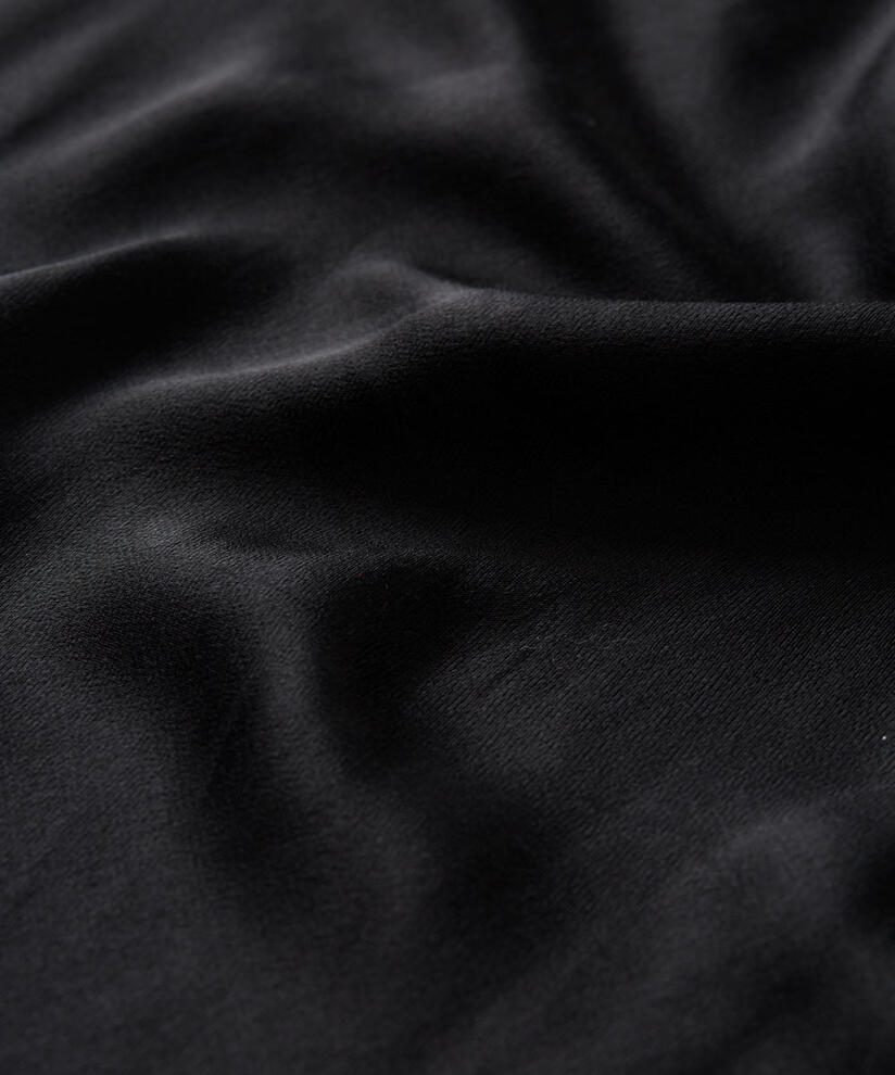 Sybil Nederdel, Black