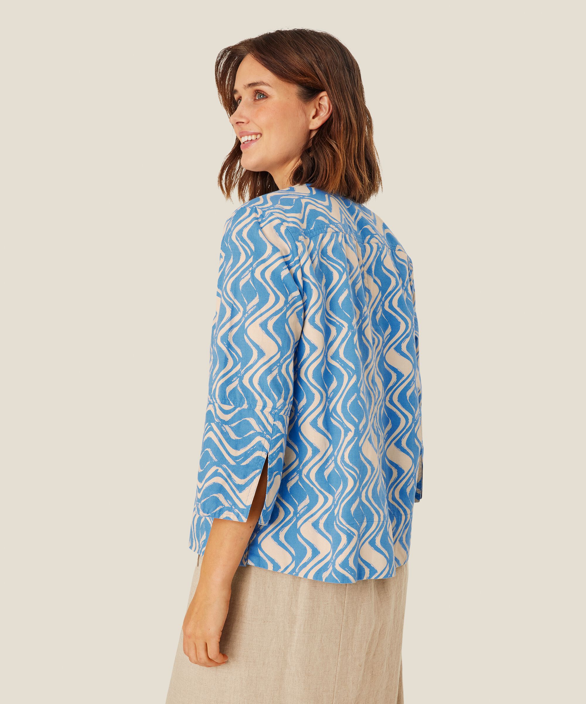 Deirdra Top, Blue Bonnet
