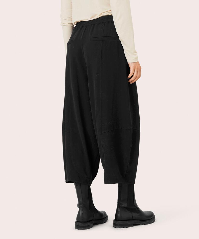 Peggy Bukser, Black