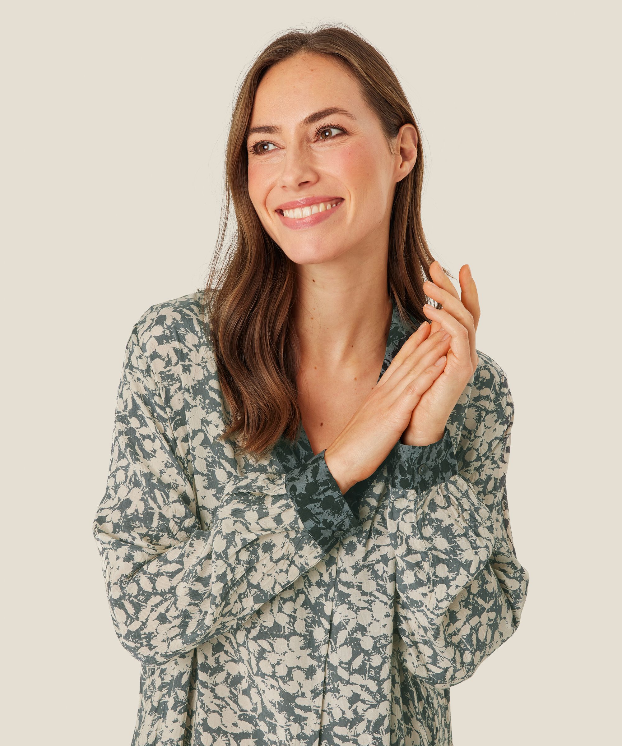 Nazimas Kjole, Balsam Green