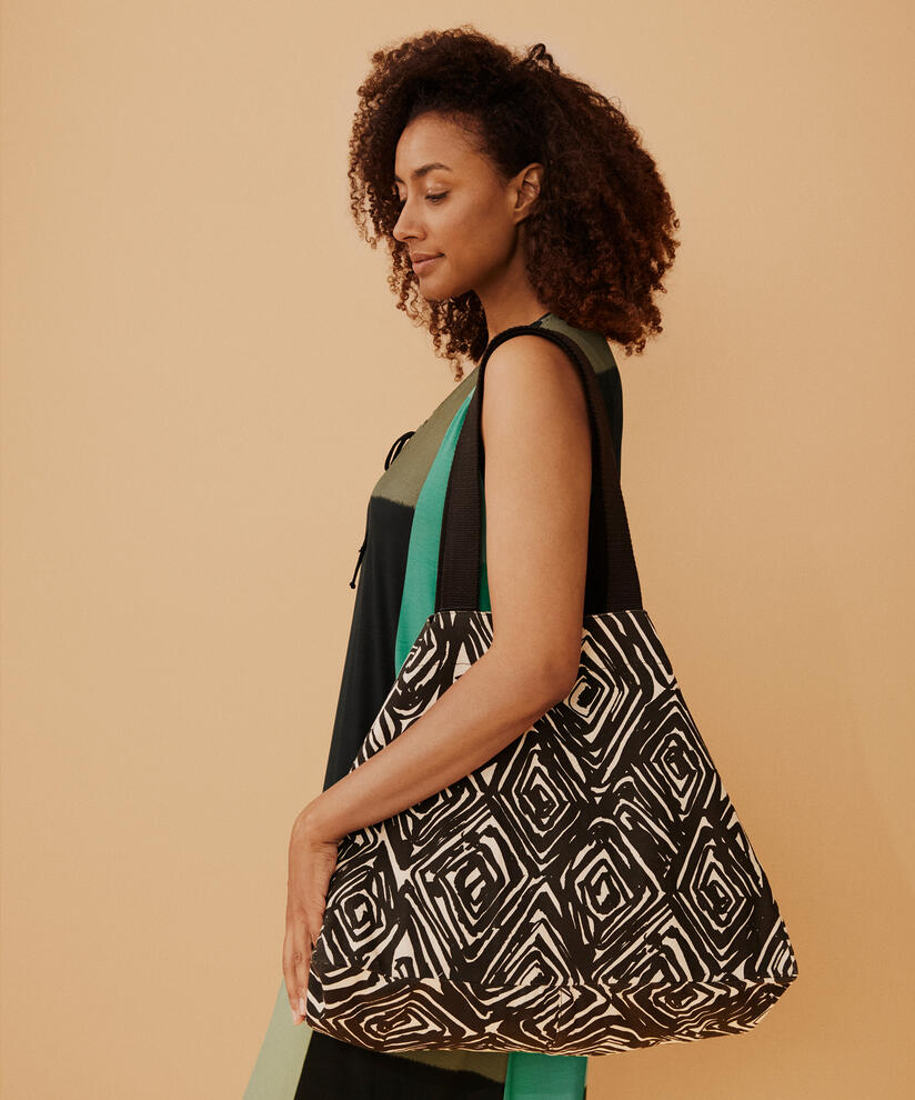 Rese Taske, Black