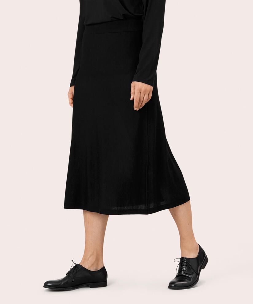 Stina Nederdel, Black