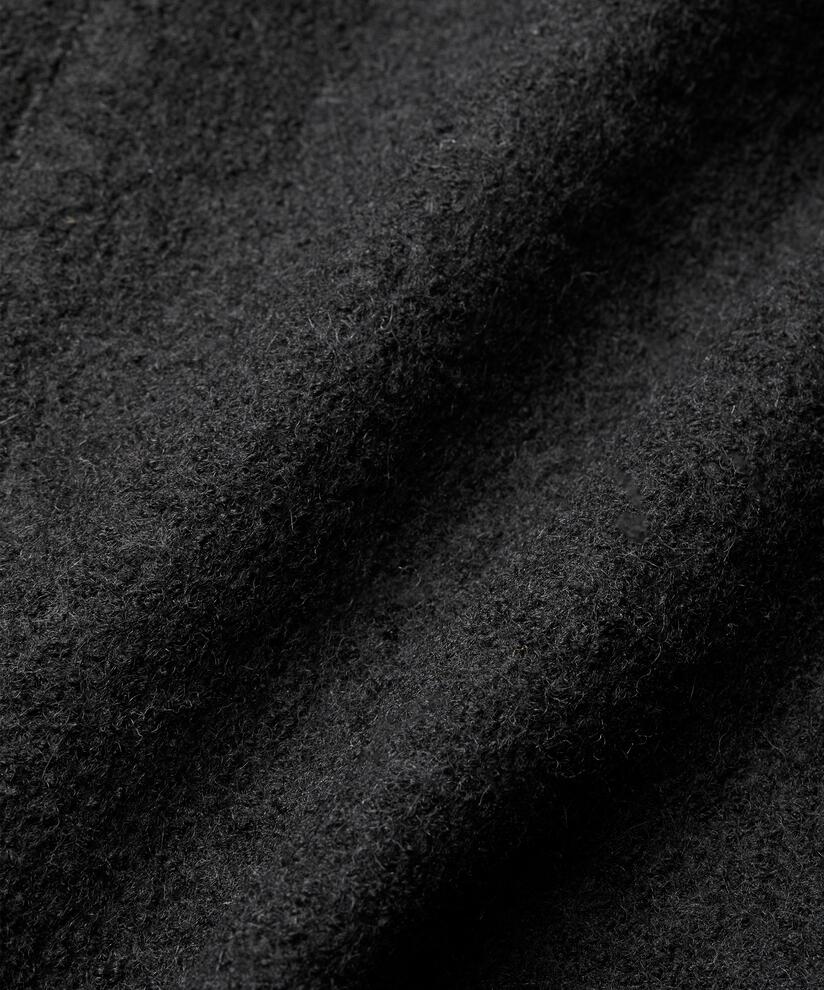 Teresa Uldfrakke, Black