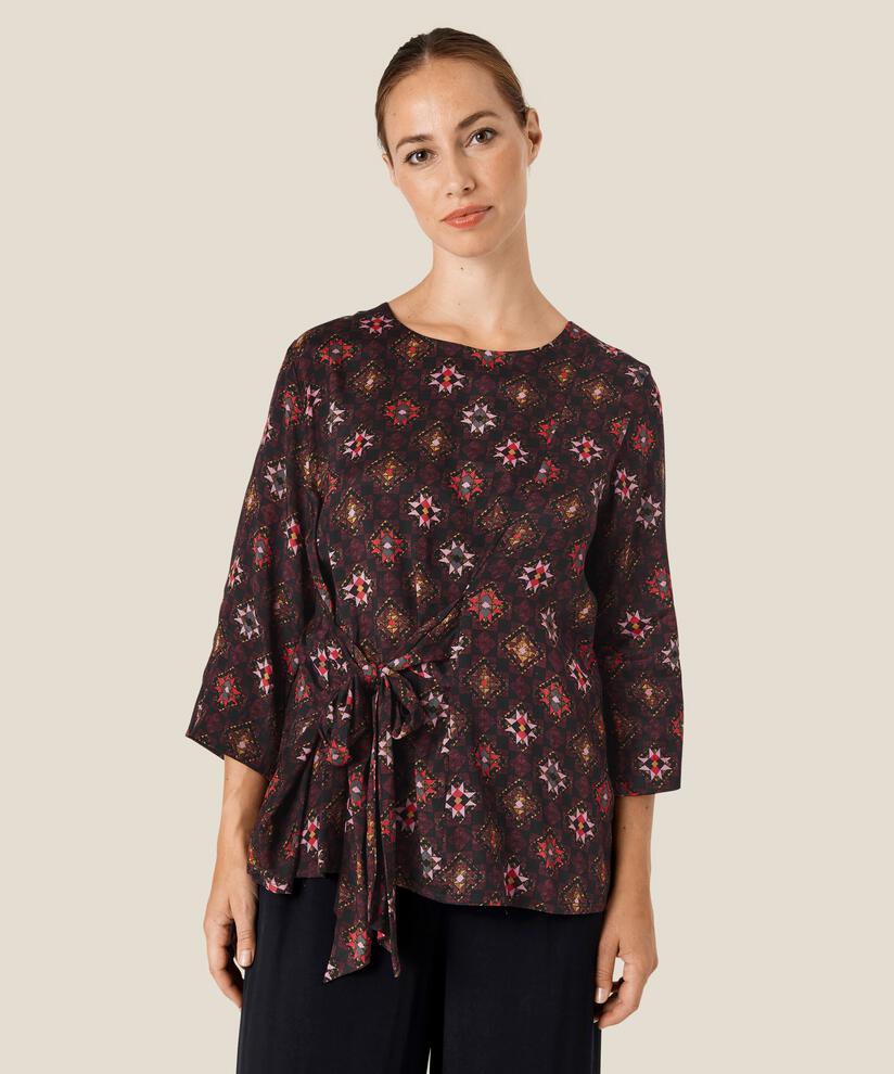 Bee Top, Tango Red