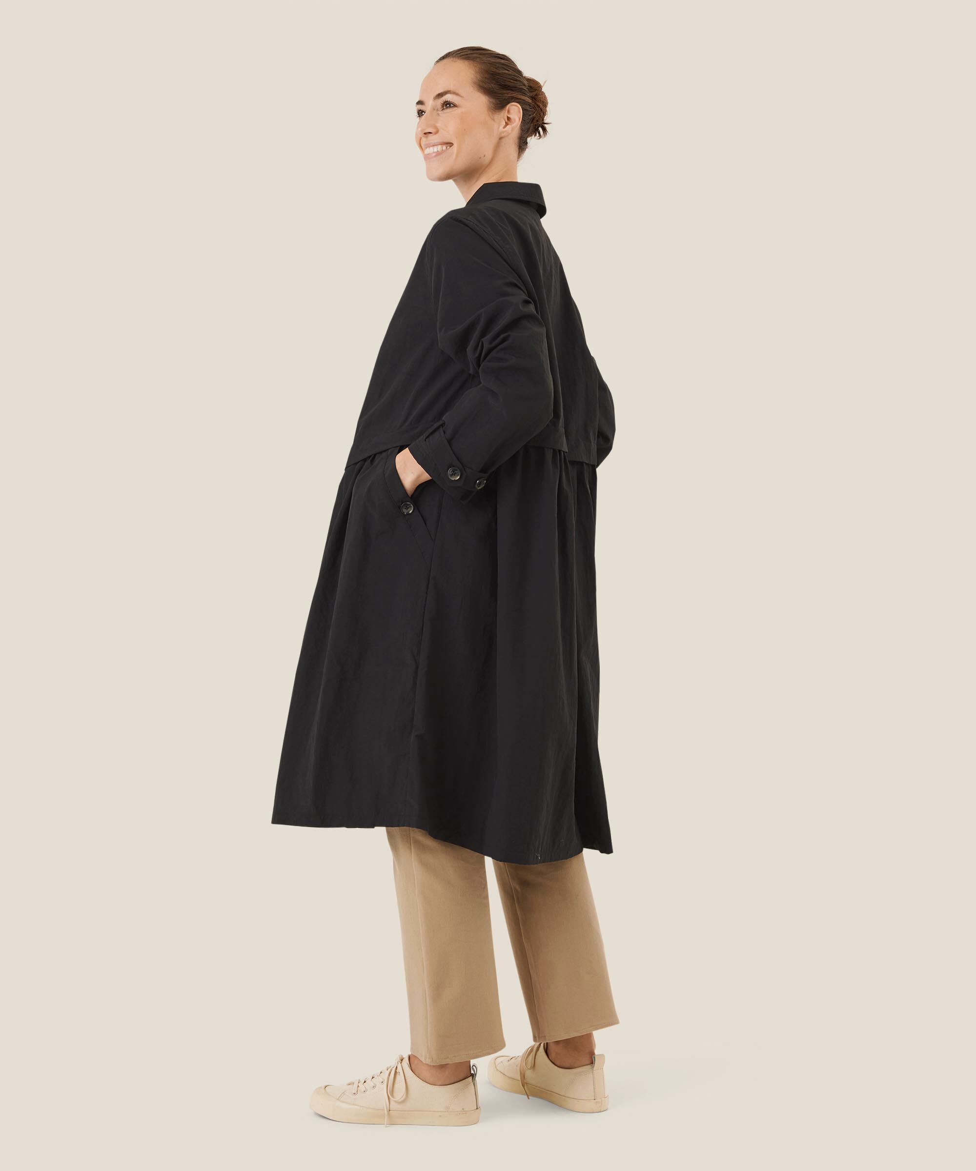 Tilia Frakke , Black