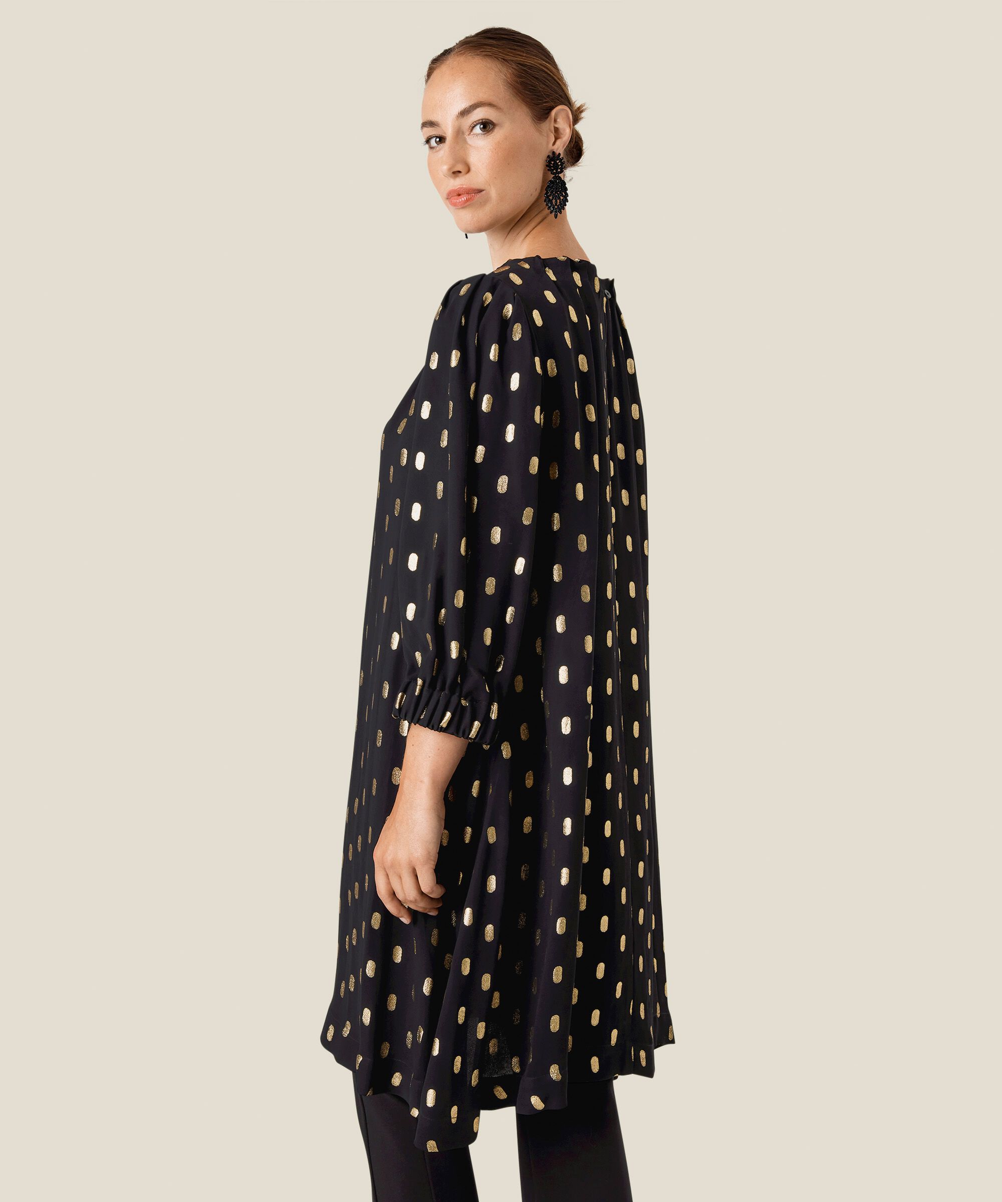 Najane kjole, Black