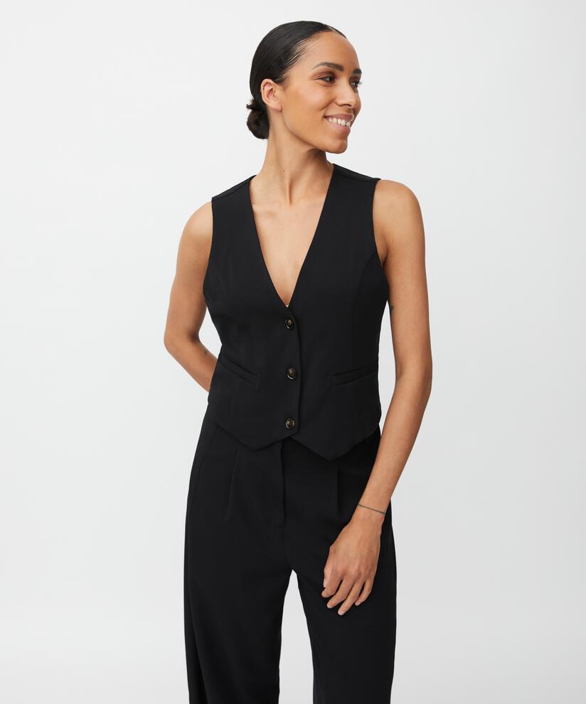 Jordyn Vest, Black