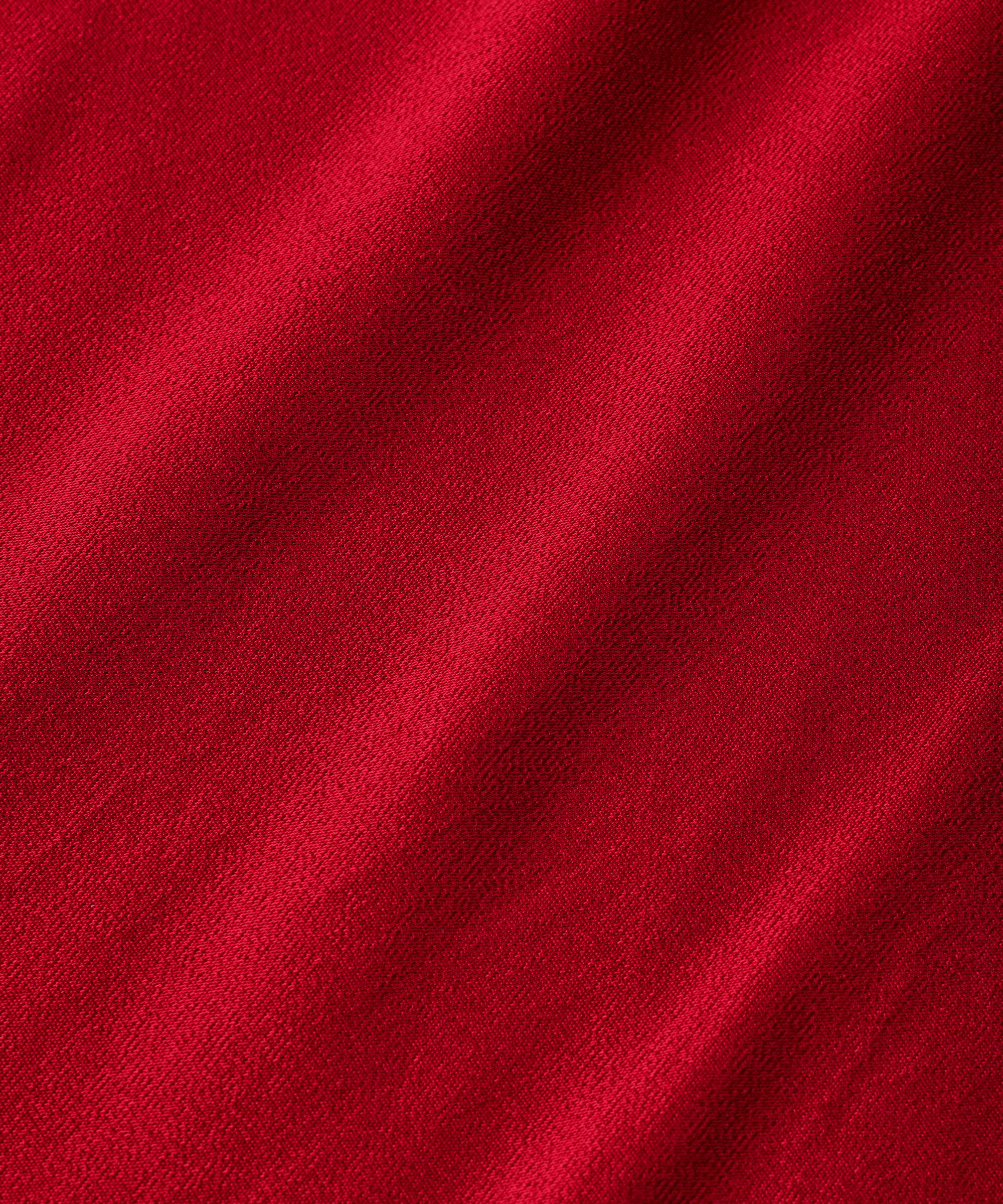Sybil Nederdel, Red Dahlia