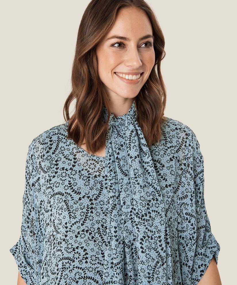 Along Tørklæde, Ashley Blue