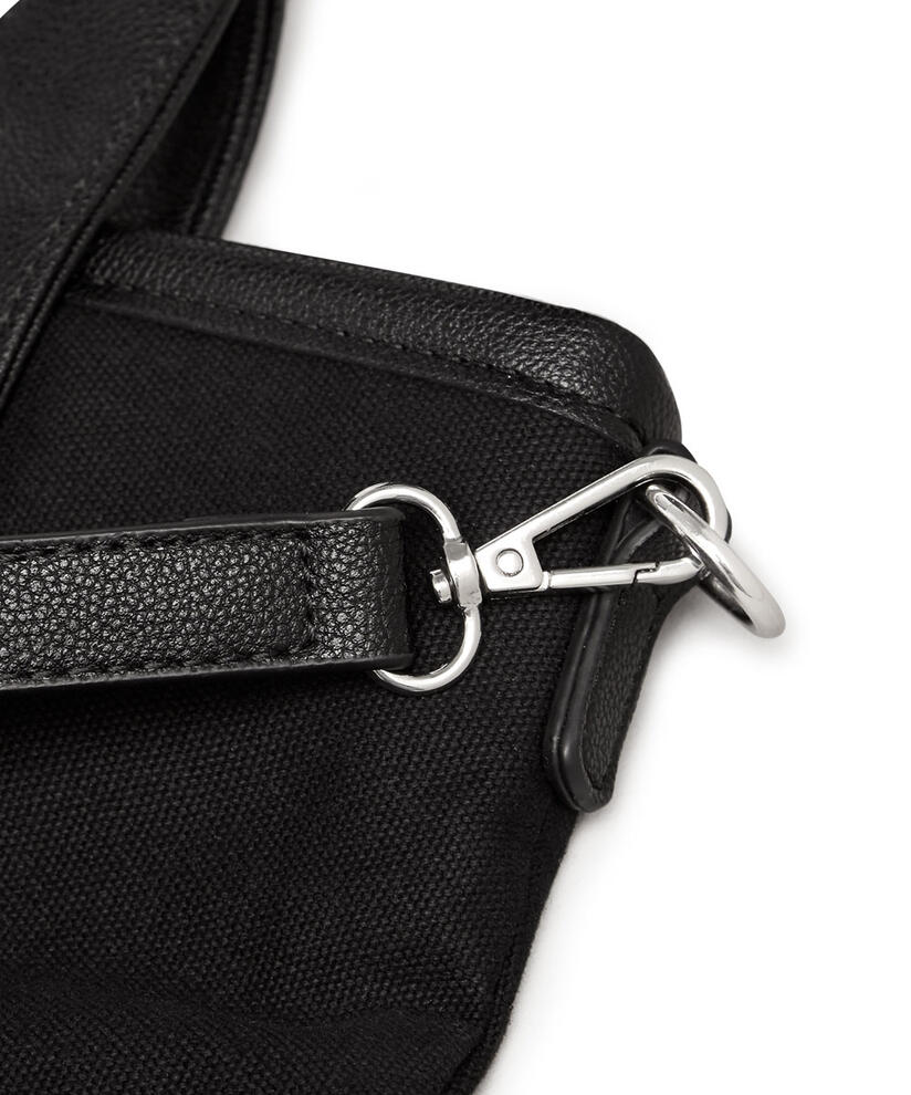 REIA TASKE, Black