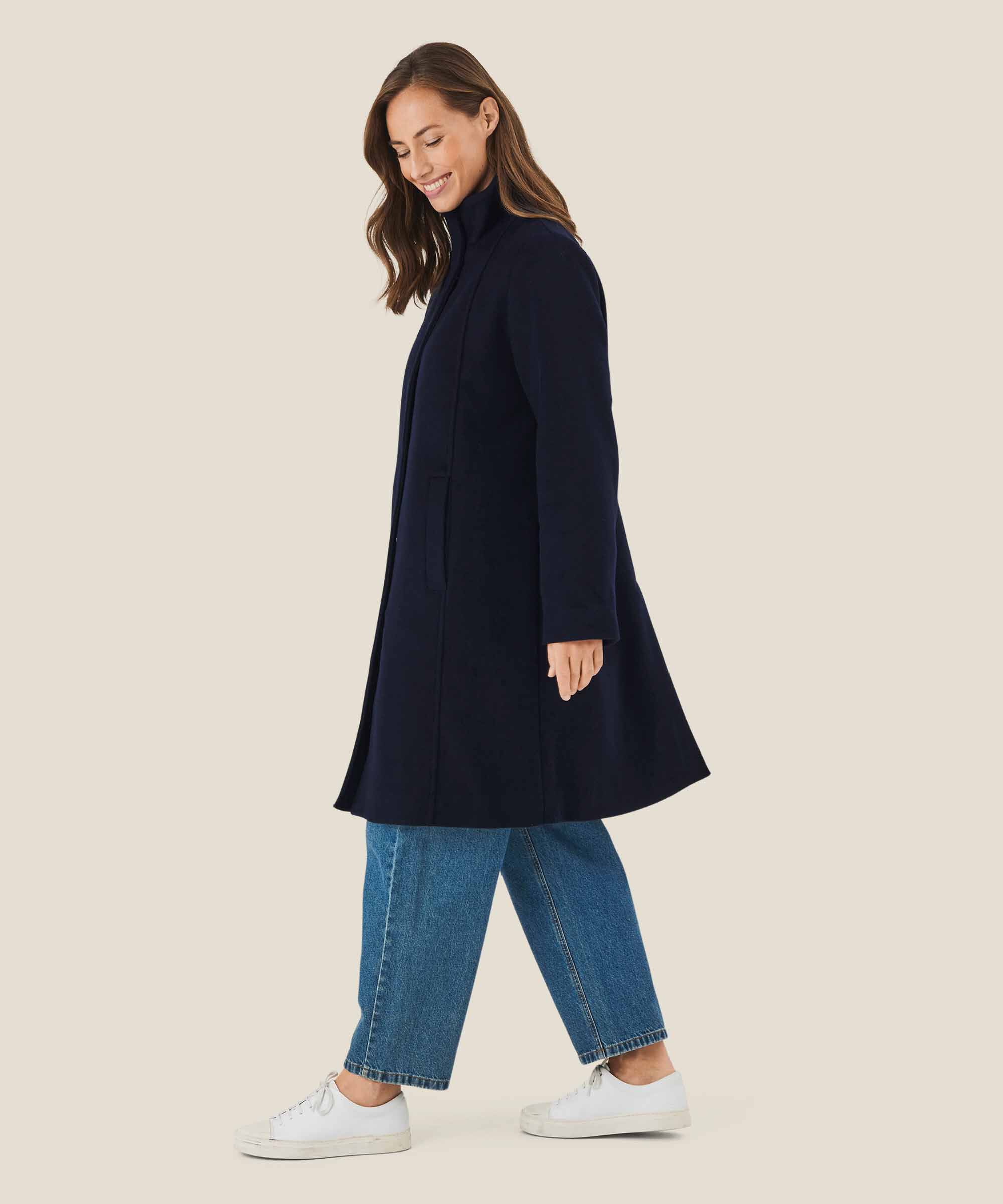 Trine Uldfrakke, Navy