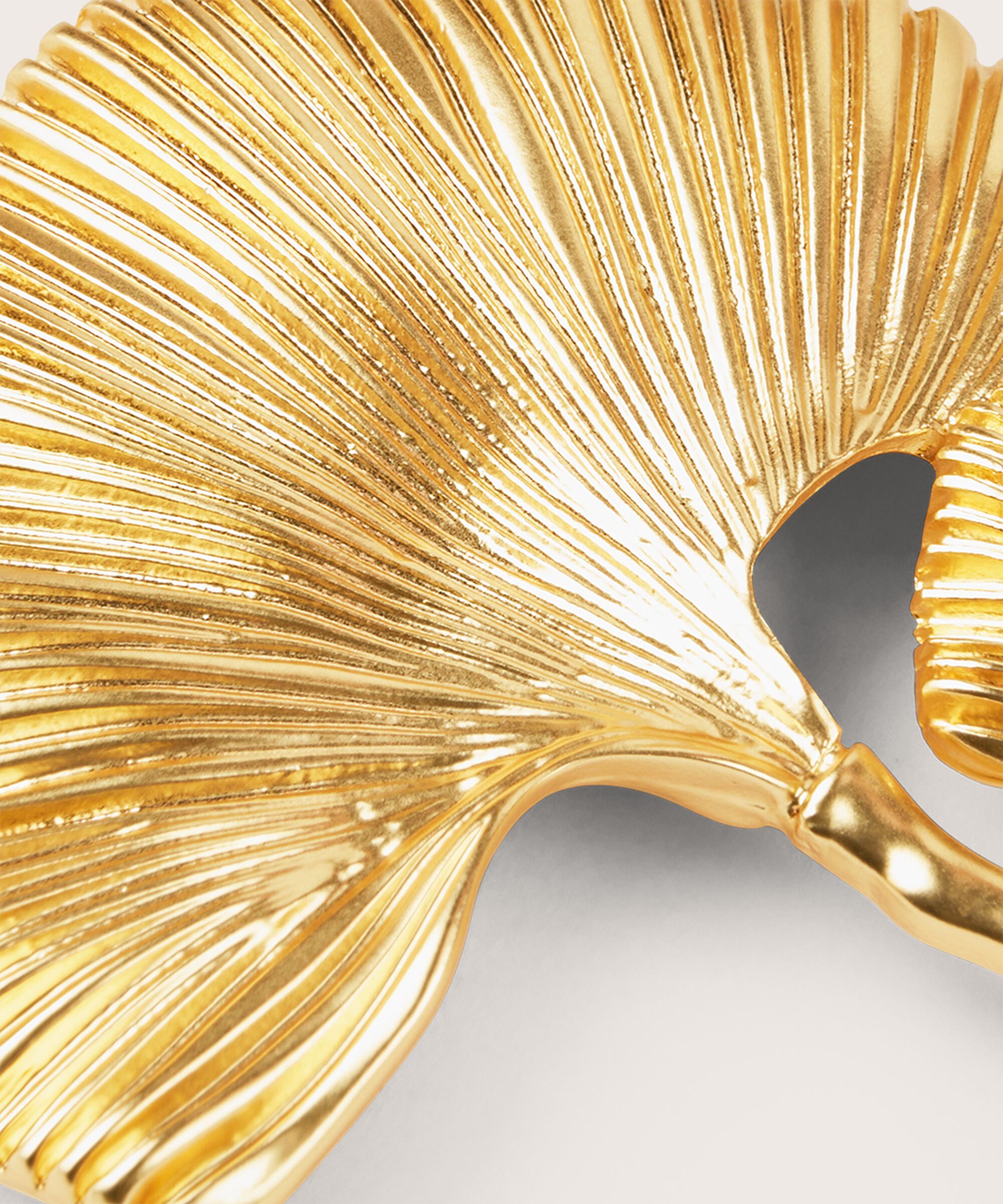 Rollin Broche, Gold