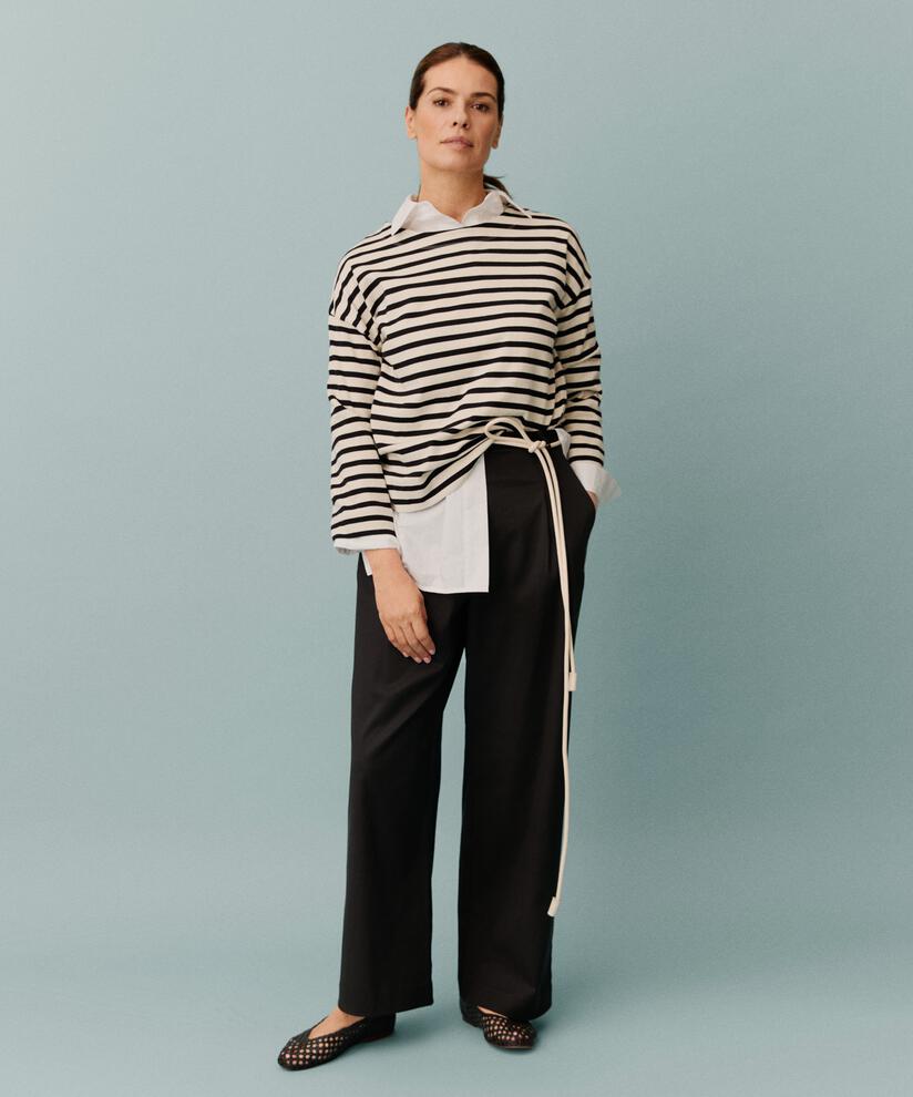 Pattigul Bukser, Black