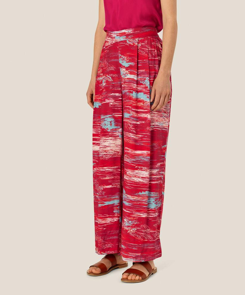 Patty Bukser, Persian Red