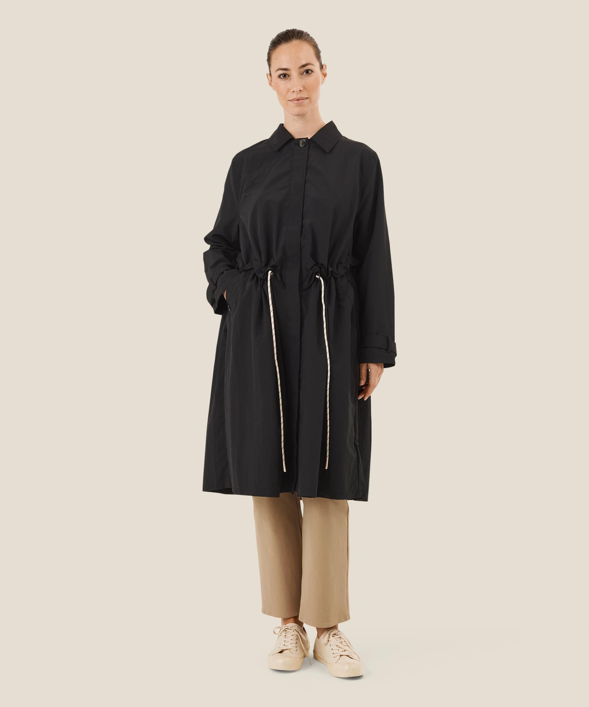 Tilia Frakke , Black